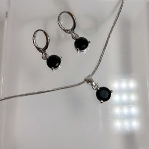 Three-piece jewellery set